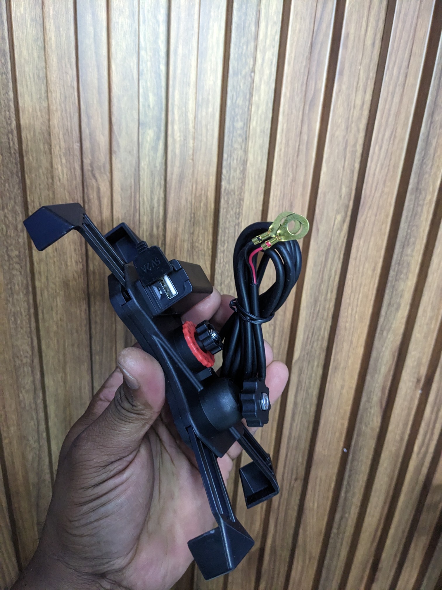 celulares y tabletas - Base para motos con salida USB de carga 4