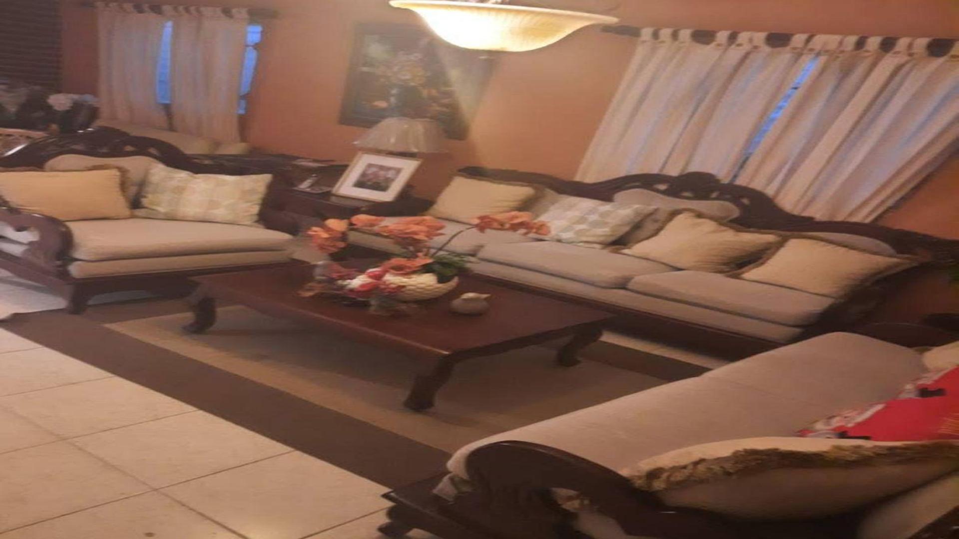 casas - Vendo casa de  2 niveles en La Jacobo Majluta 9