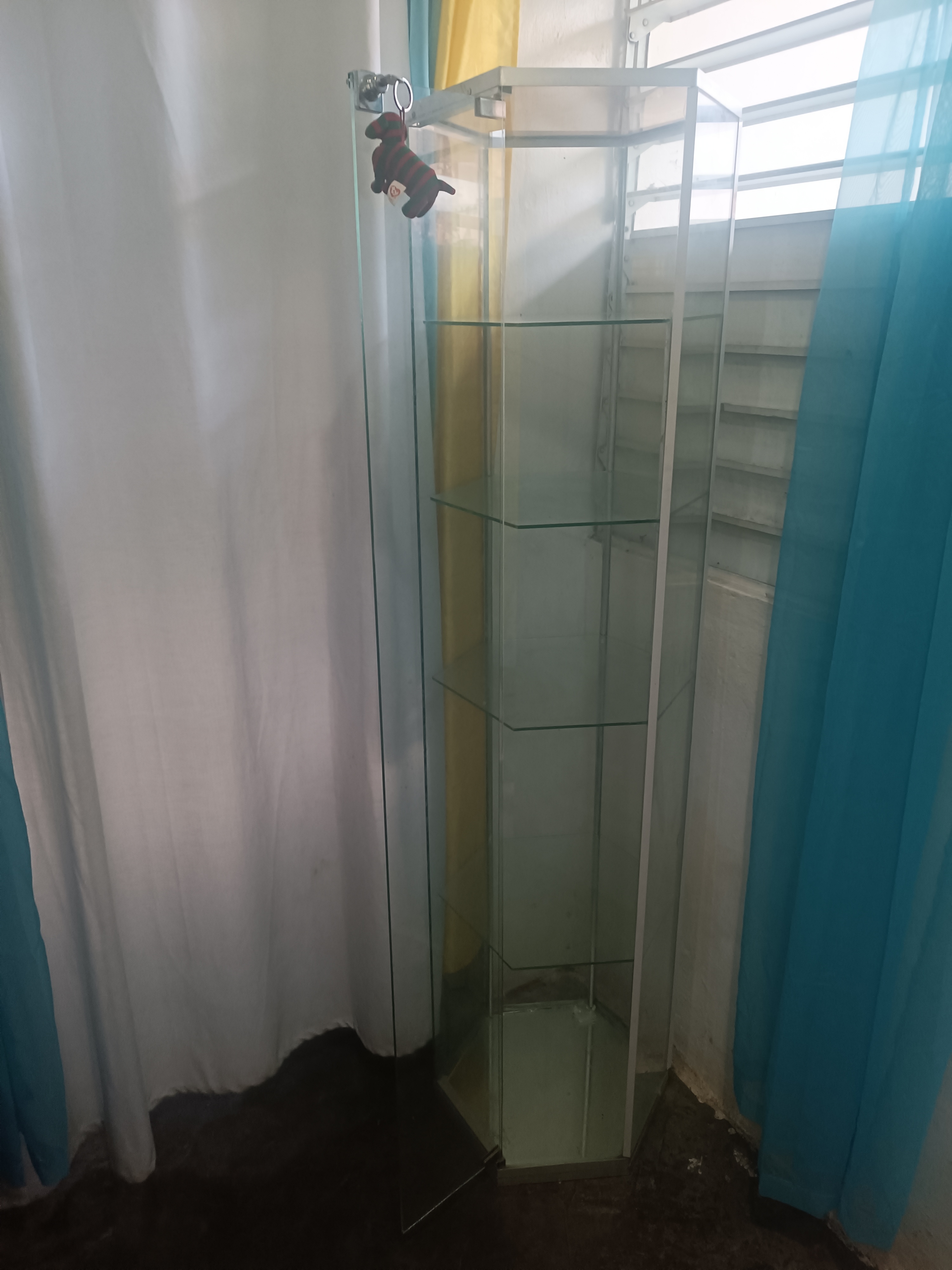 equipos profesionales - Vitrina exhibidor para tienda, exagonal de 5 compartimientos. 2
