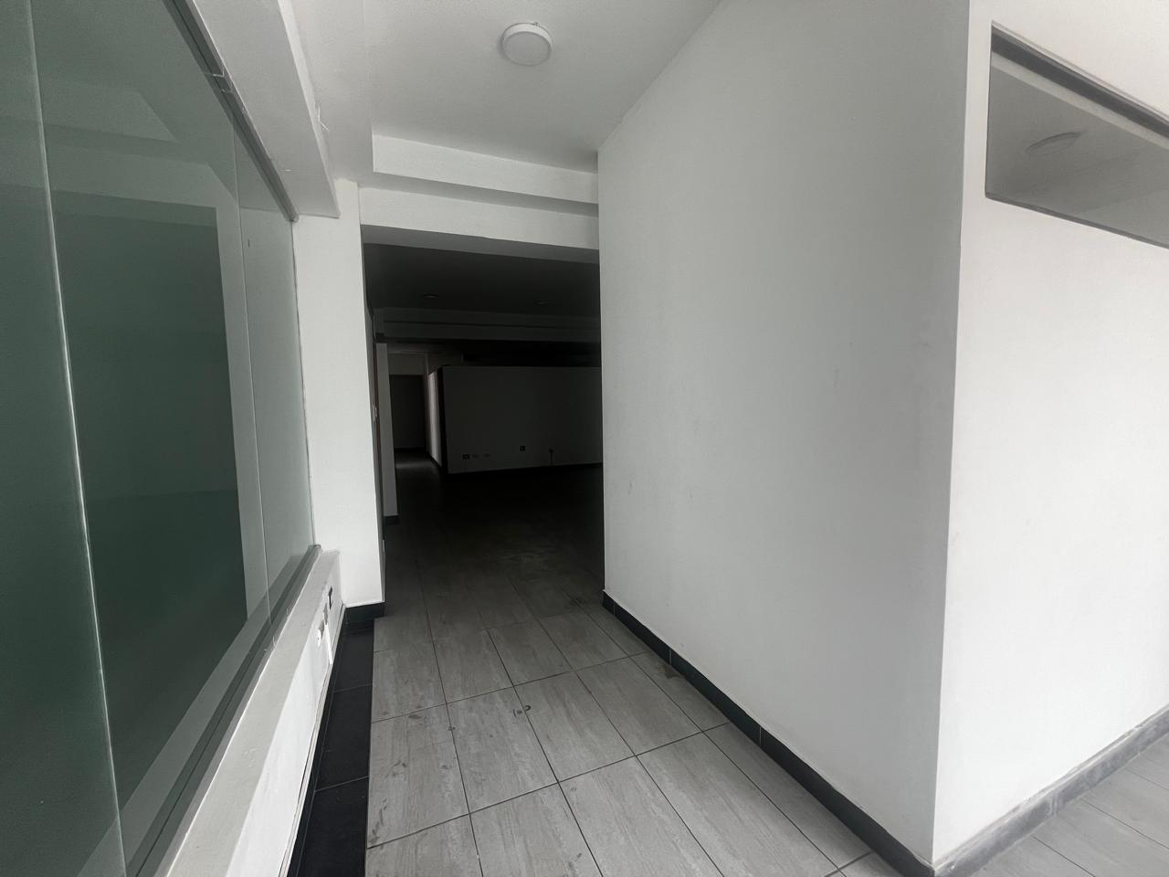 oficinas y locales comerciales - Oficina Alquiler Naco de 120 m2 – Segundo Nivel  1