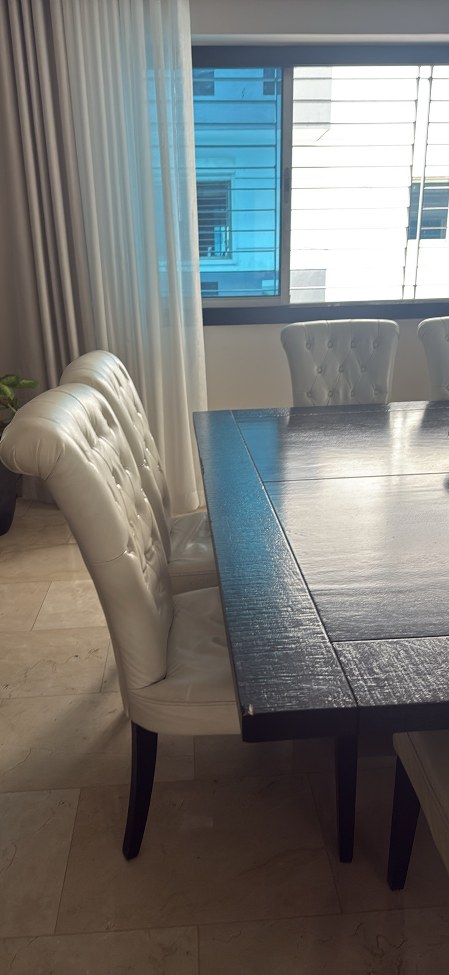 muebles y colchones - Sillas blancas capitoneadas 2