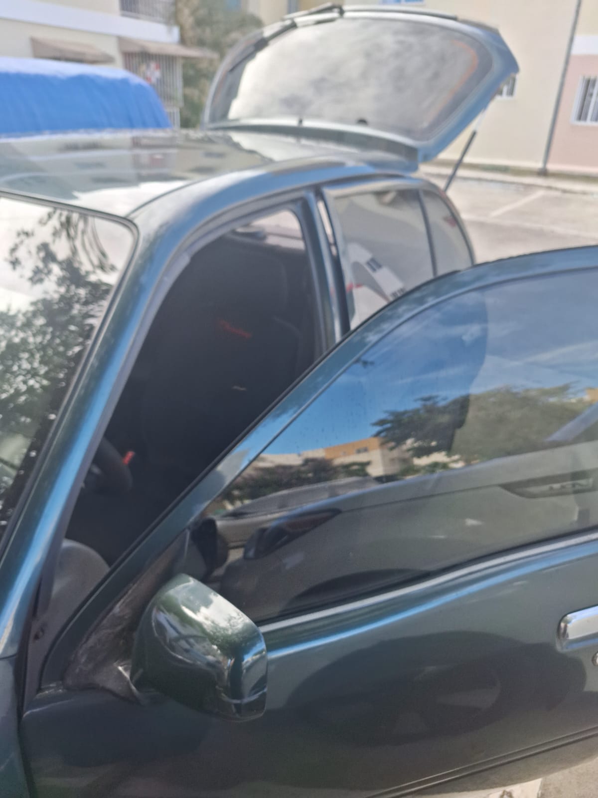 carros - Toyota Starlet 2000 Usado buenas condiciones 3
