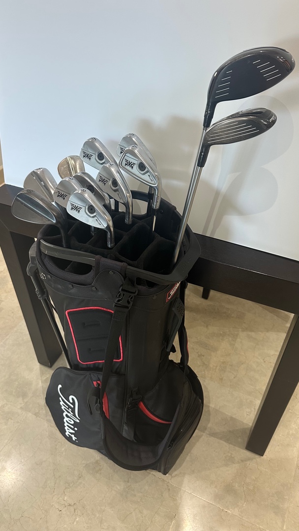 deportes - Juego de palos de Golf PXG con Wedges, Driver y Madera 3, con saqueta Titleist.
