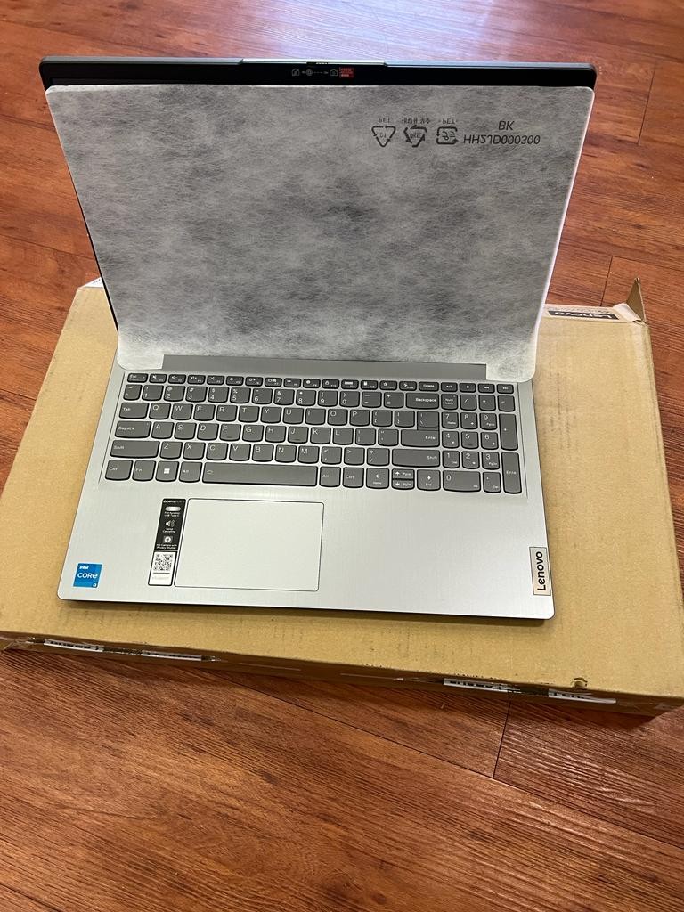 celulares y tabletas - Lenovo IdeaPad 3 Intel i3 8GB/512GB 1