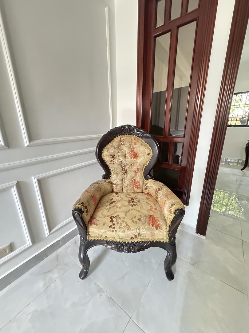 muebles y colchones - Encanto Colonial en Caoba: 3 Muebles + Mesa, ¡Oportunidad Única! 2
