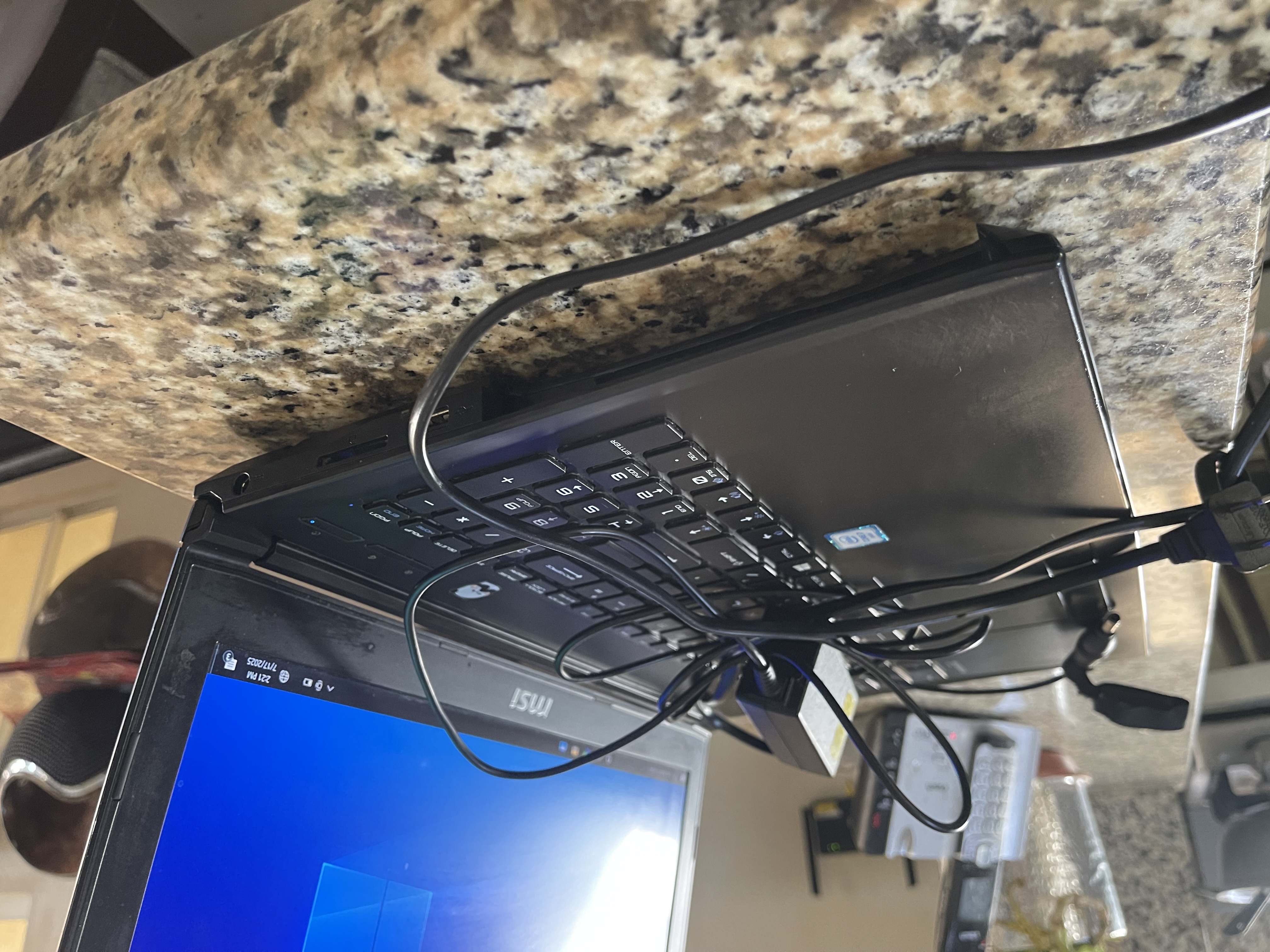 computadoras y laptops - laptop MSI 12gb ram importada🇺🇸🇺🇸🇺🇸 buen precio  2