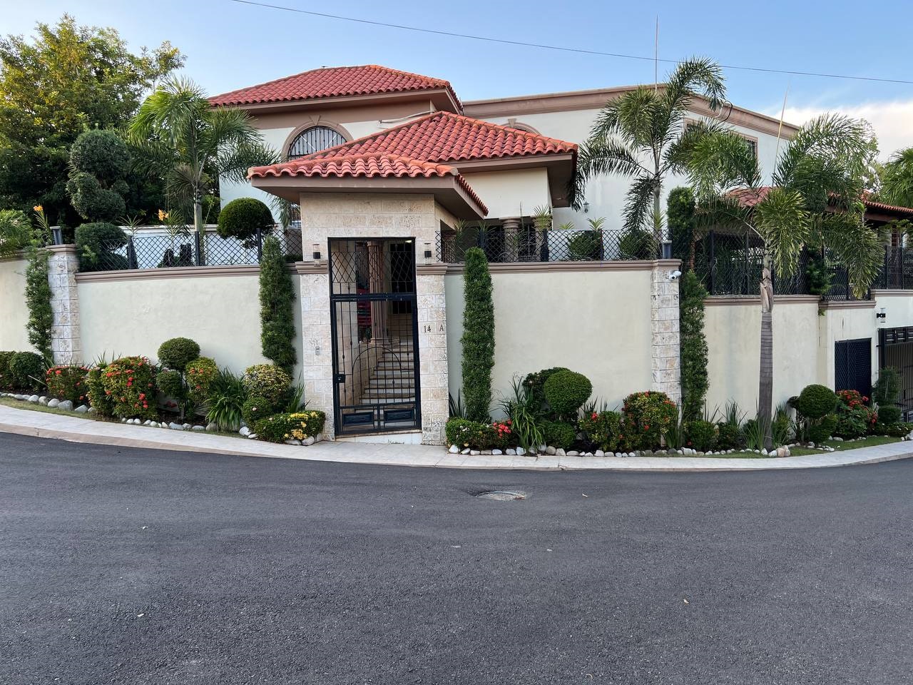 casas - Casa en venta Altos y cerros  de  Arroyo Hondo III