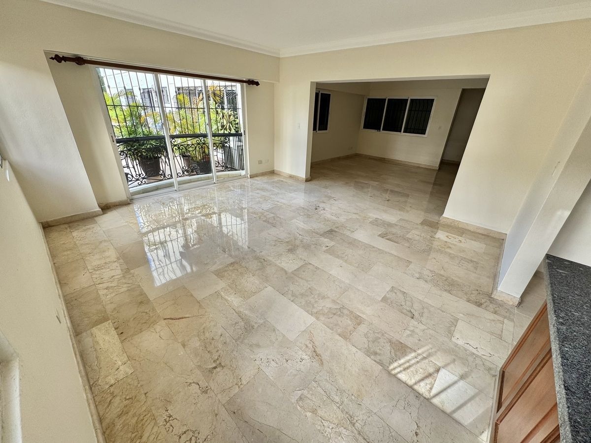 apartamentos - Apartamento 2do piso   Urb. Real  8