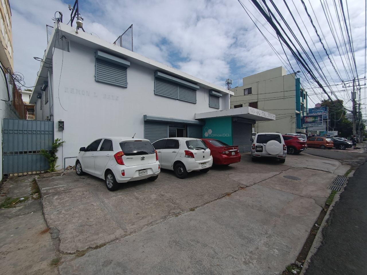 otros inmuebles - Se vende edificio de oficinas 2 niveles en remate en la Ave. Jose Contreras. 2