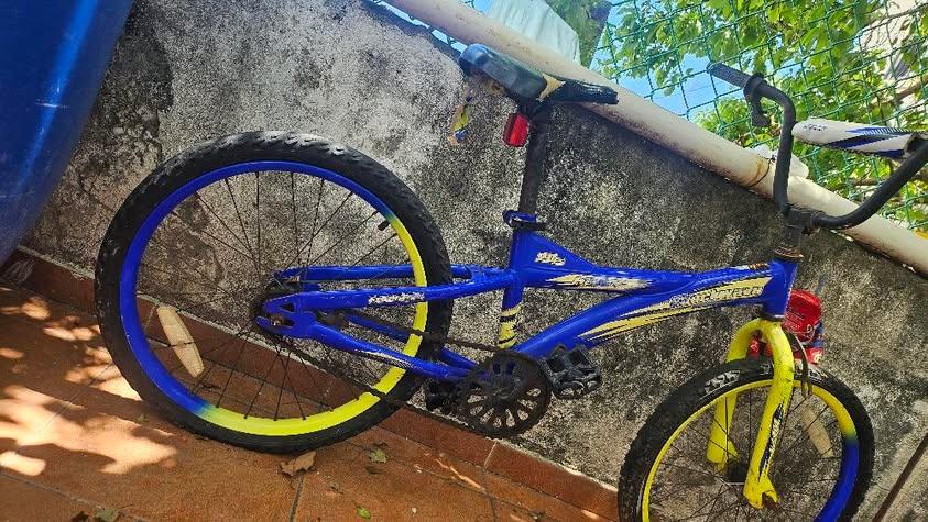 bicicletas y accesorios - Se venden 3000 cada una 2