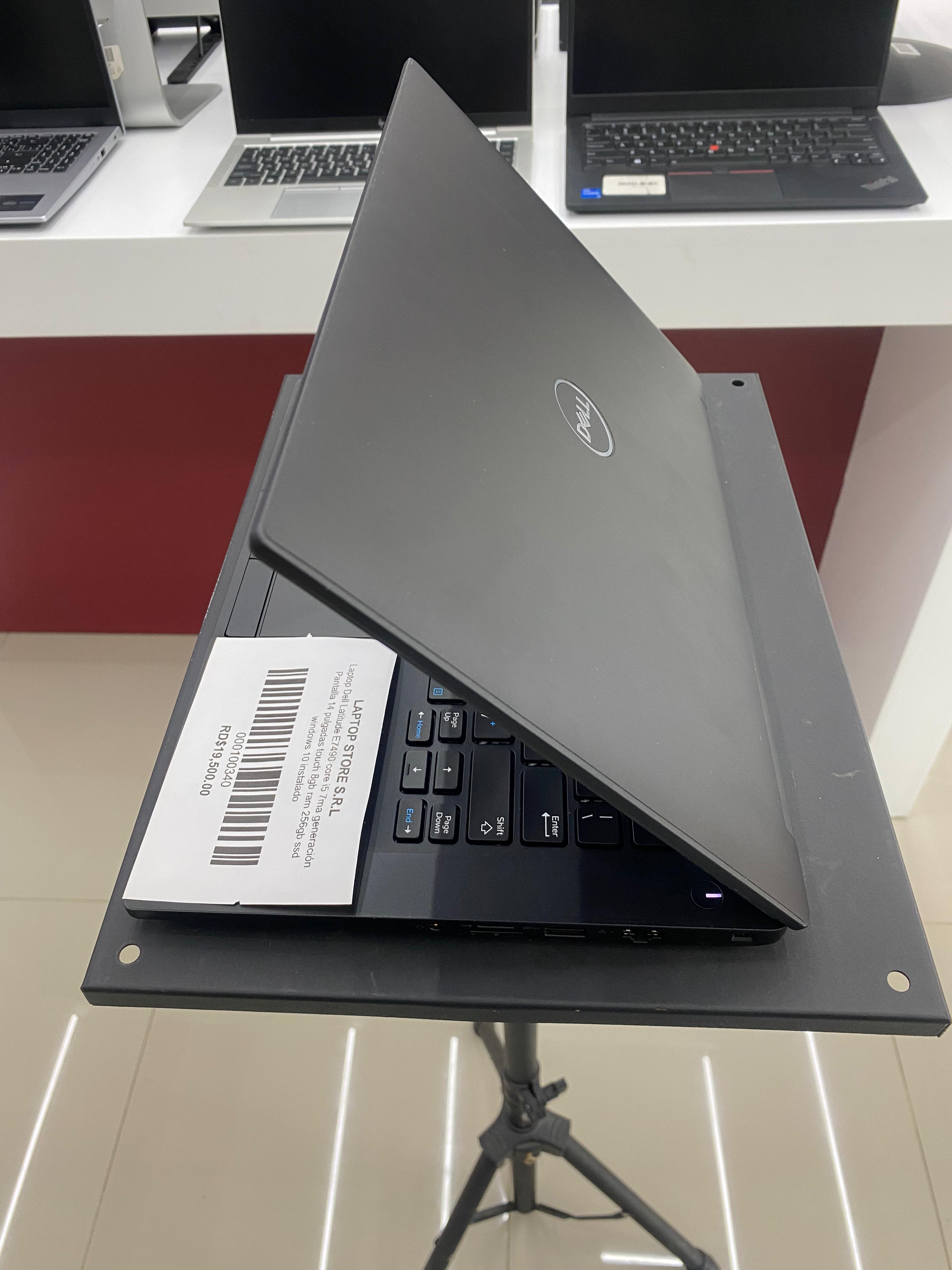 computadoras y laptops - Laptop Dell 7490 core i5 7ma Gen 14 pulgadas Touch 1
