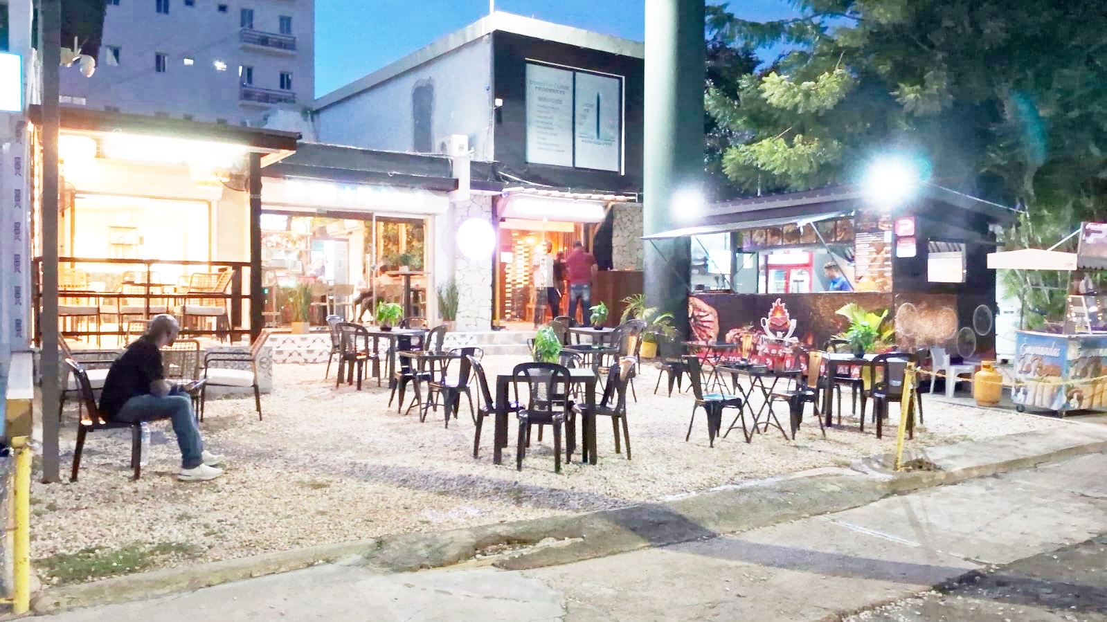 oficinas y locales comerciales - Local tipo Foodtruck 4