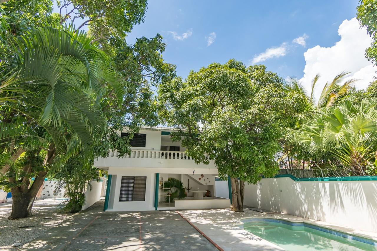 casas vacacionales y villas - VENDO VILLA AMUEBLADA AL LADO DE LA PLAYA  8