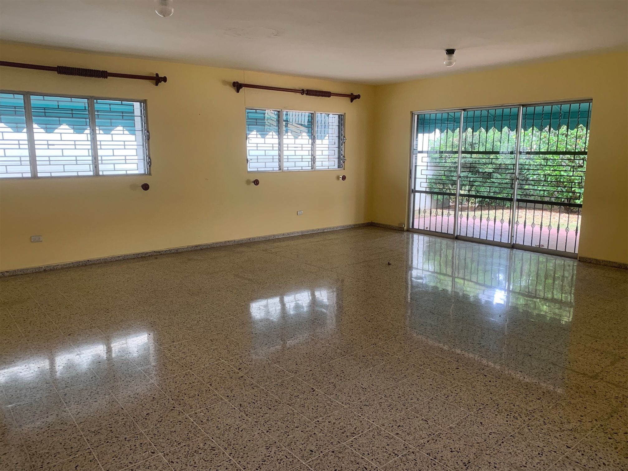 oficinas y locales comerciales - Casa con fines comerciales los prados 1