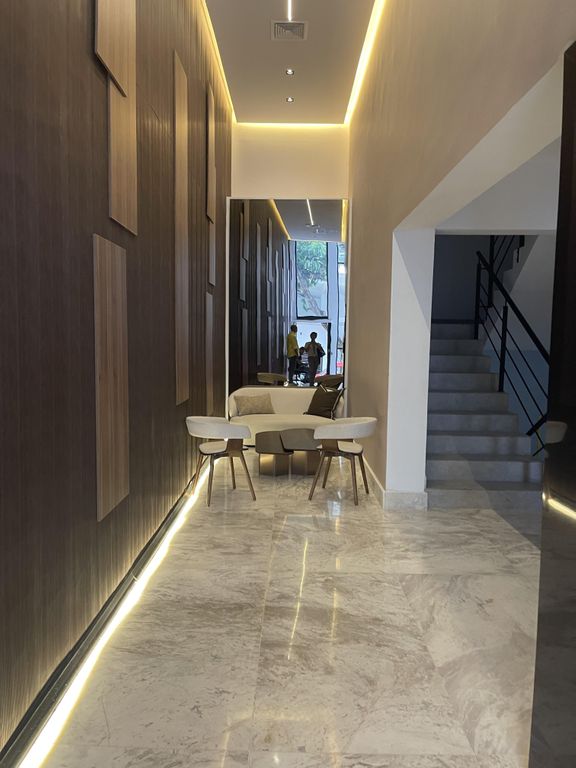 apartamentos - Apartamento en 2do nivel con terraza en Piantini 