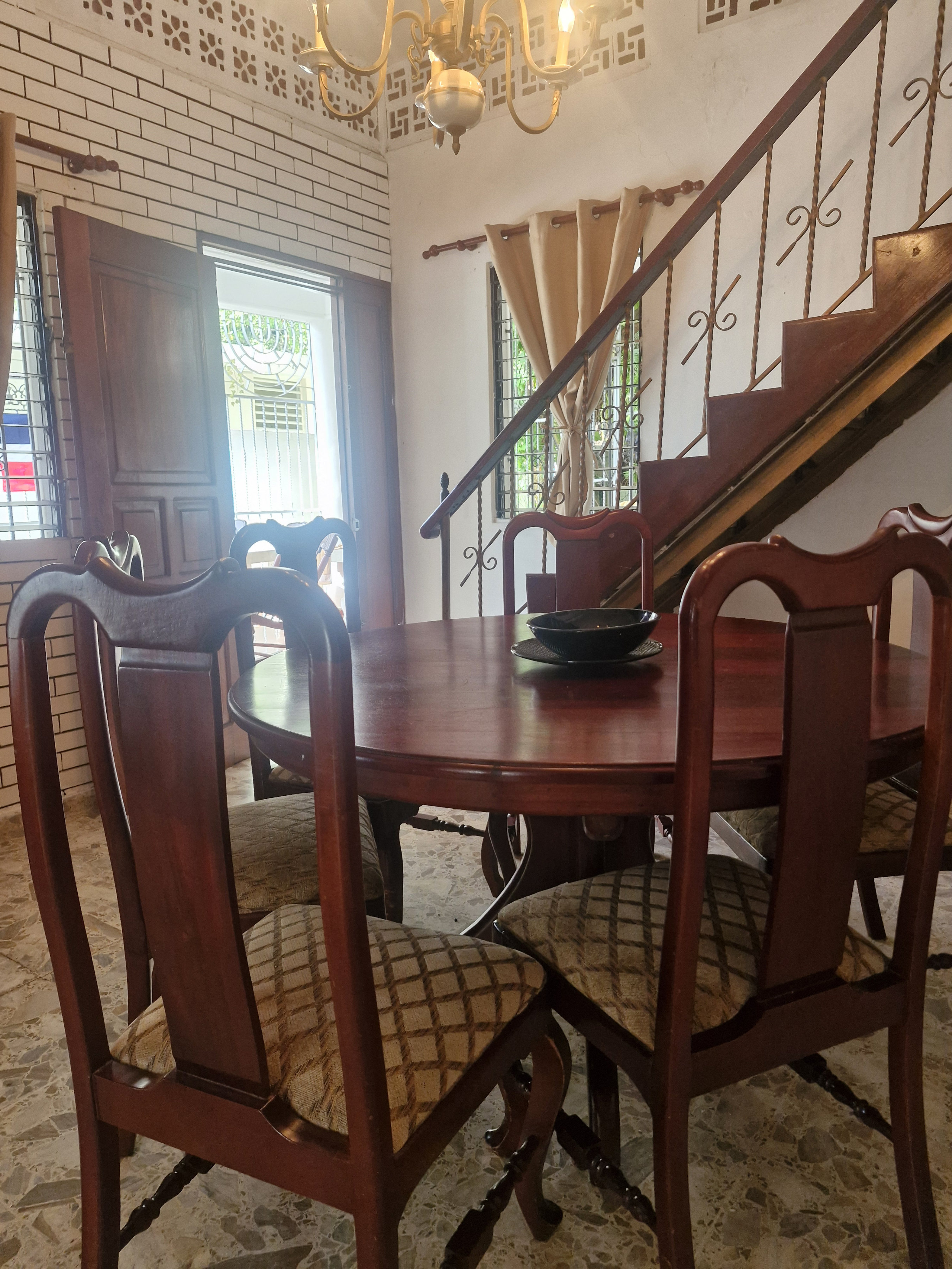 muebles y colchones - Juego comedor Caoba 0