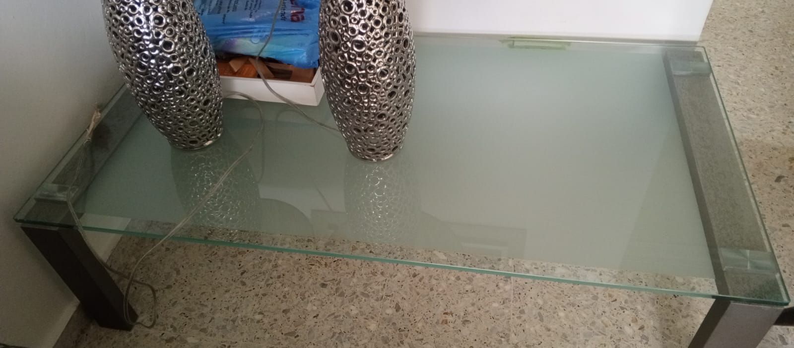 decoración y accesorios - Mesa con Tope de Cristal