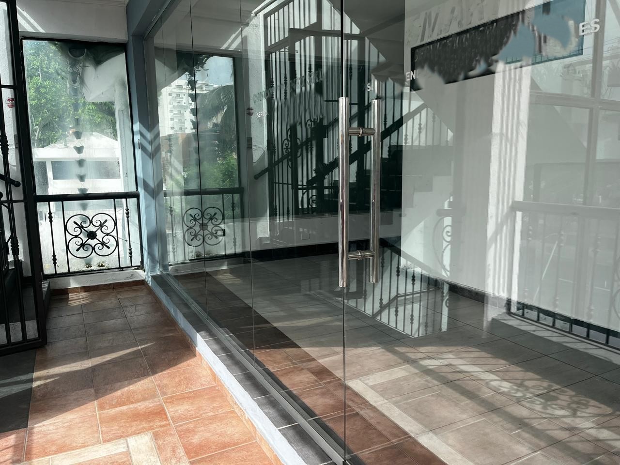 oficinas y locales comerciales - Oficina Alquiler Naco de 120 m2 – Segundo Nivel  2