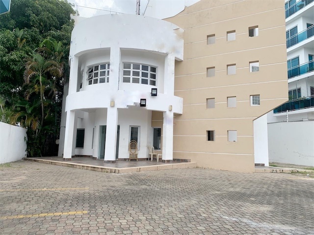 oficinas y locales comerciales - Local con espacio abierto 3 niveles 1