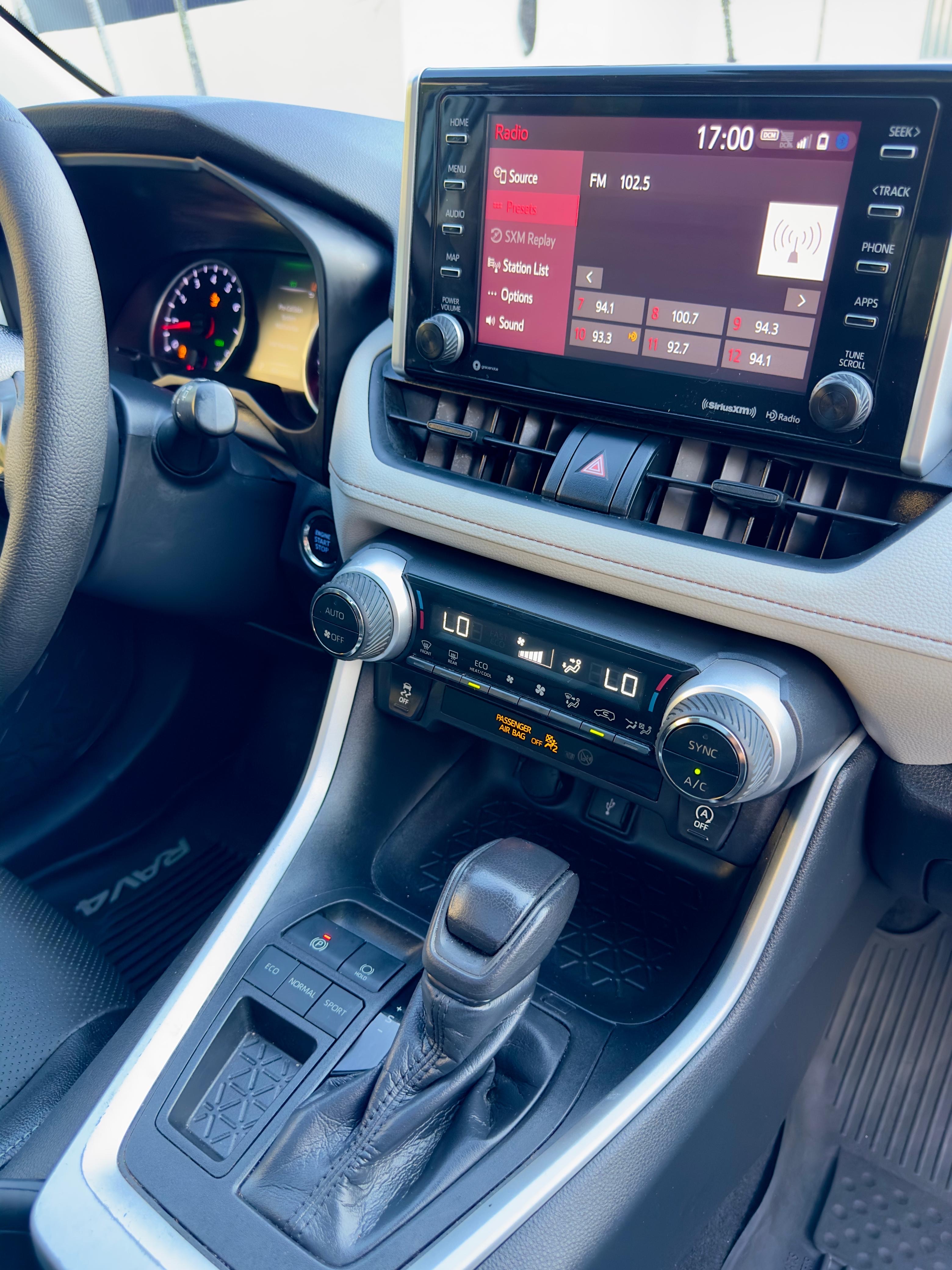 jeepetas y camionetas - Toyota RAV4 XLE 2020 8