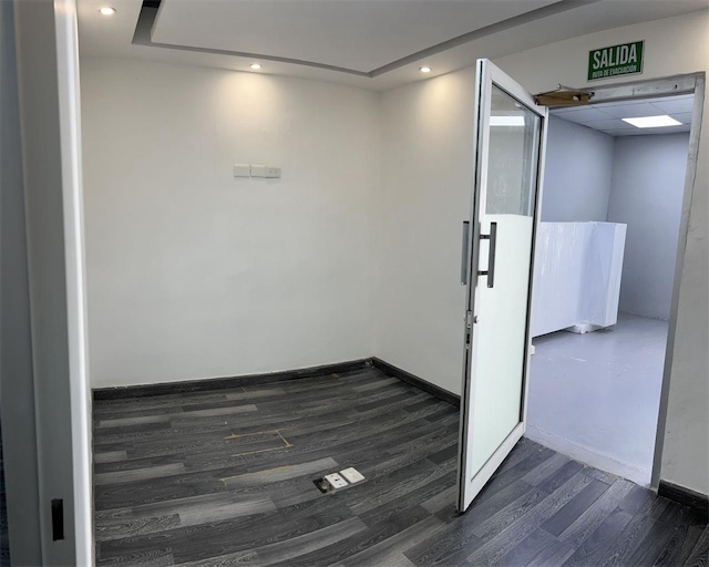 oficinas y locales comerciales - Local comercial en el Millon 3