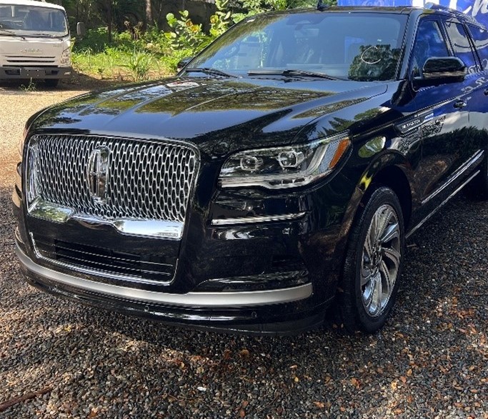 jeepetas y camionetas - Lincoln Navigator Reserve, va con tu personalidad!