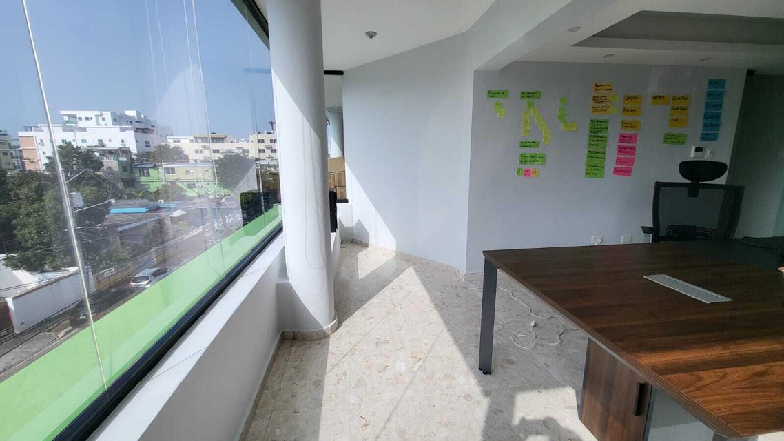 oficinas y locales comerciales - Oficina en alquiler en El Millón  3