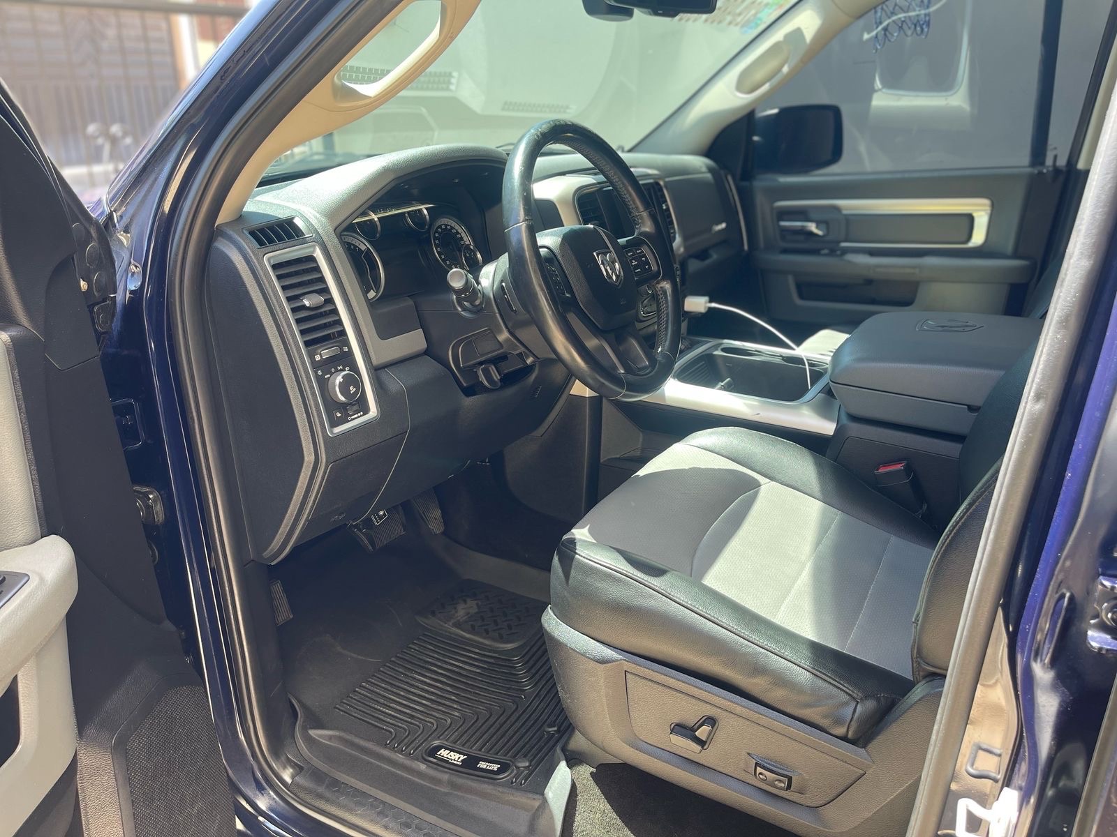 jeepetas y camionetas - RAM 1500 2016  3
