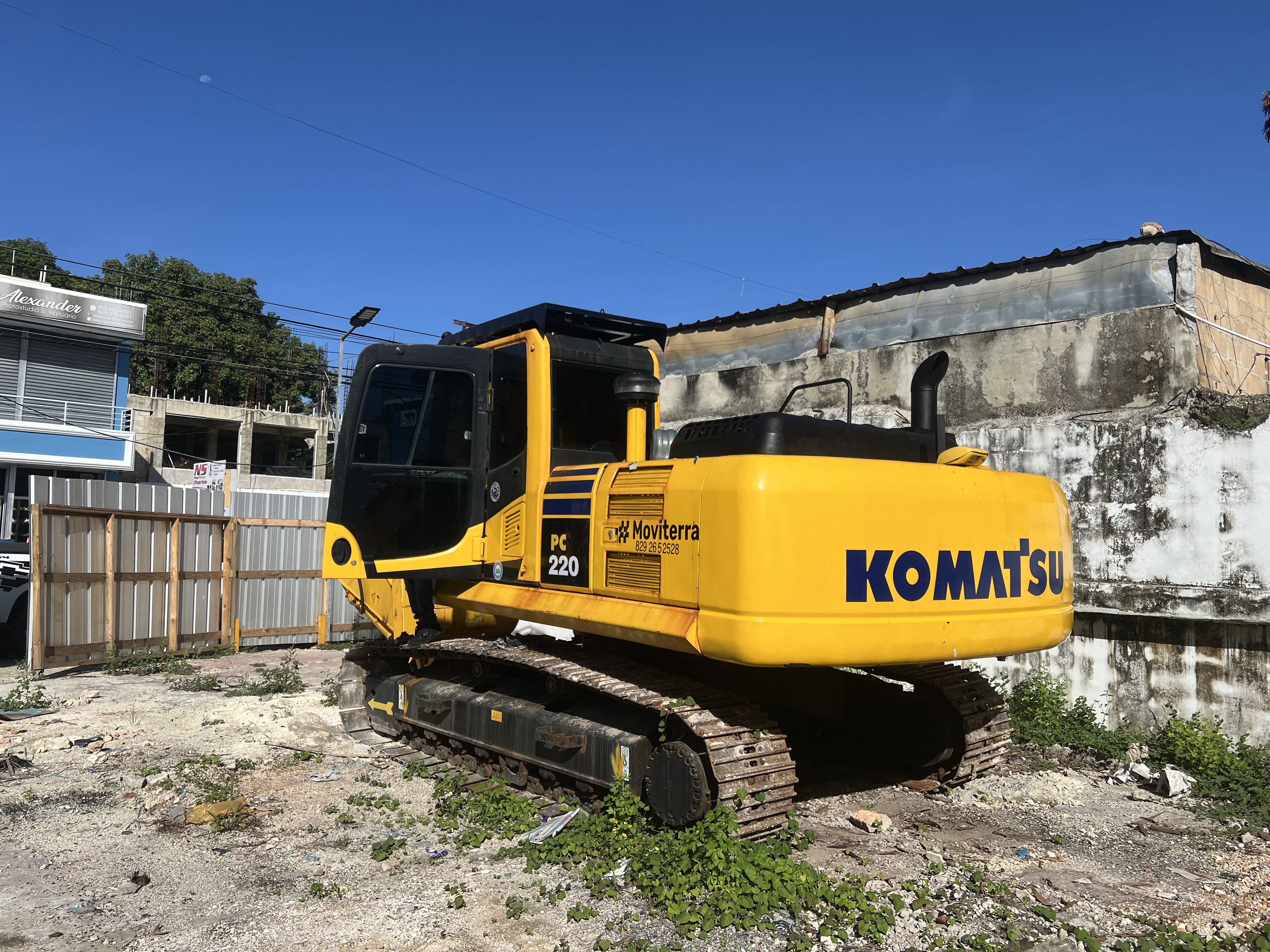 camiones y vehiculos pesados - Komatsu pc220 excavadora en venta  2