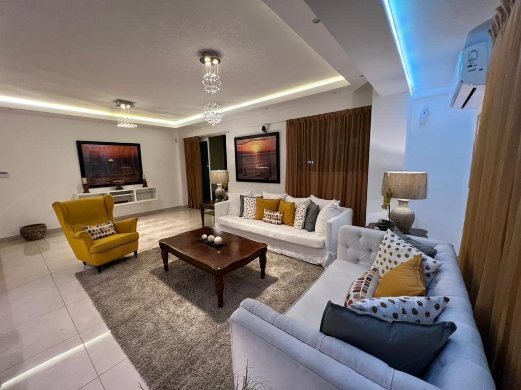 apartamentos - Alquilo Penthouse amueblado en Los Prados 2