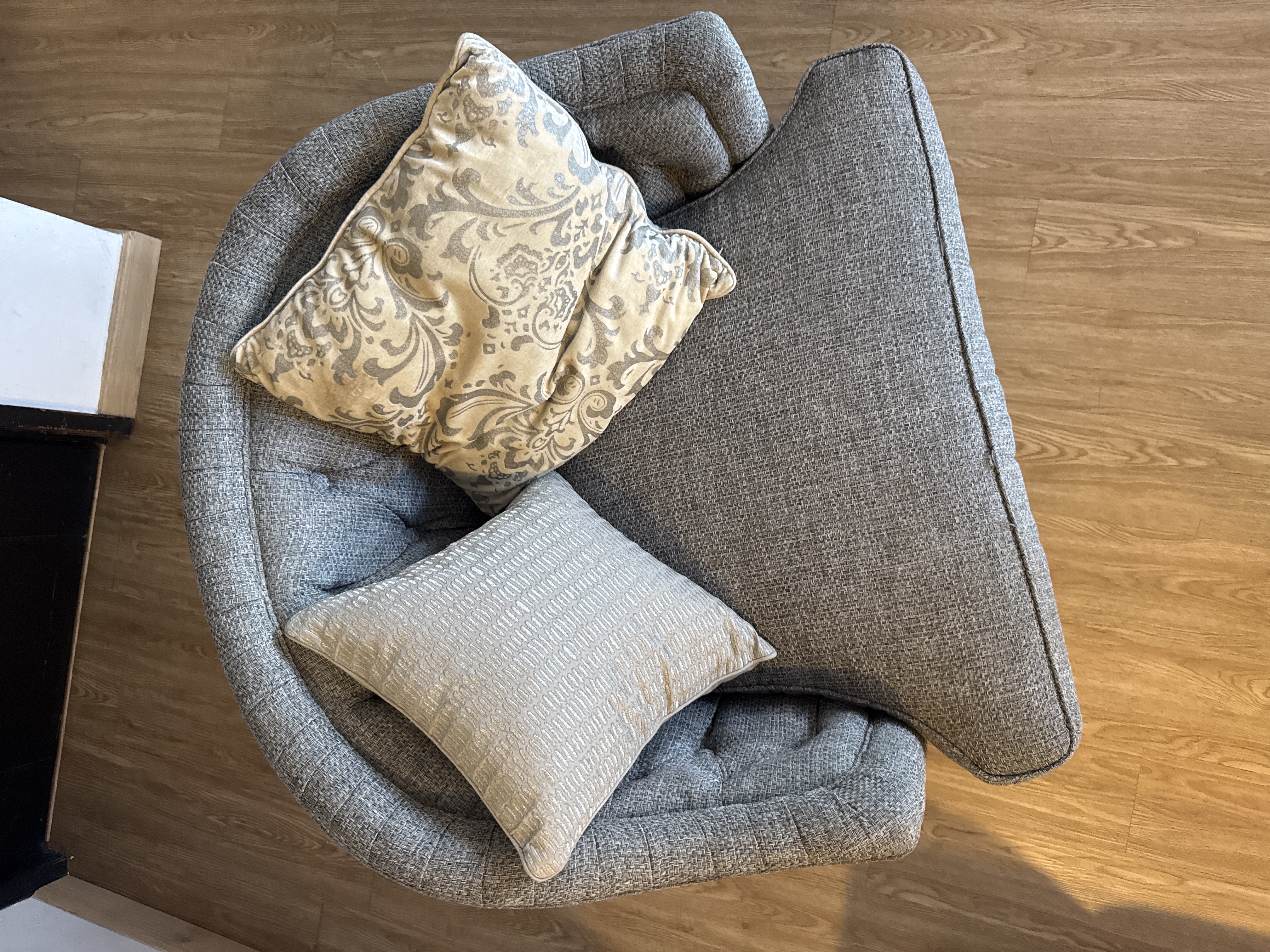 muebles y colchones - Vendo este sofa supercomodo tipo antiguo 1 plaza 2