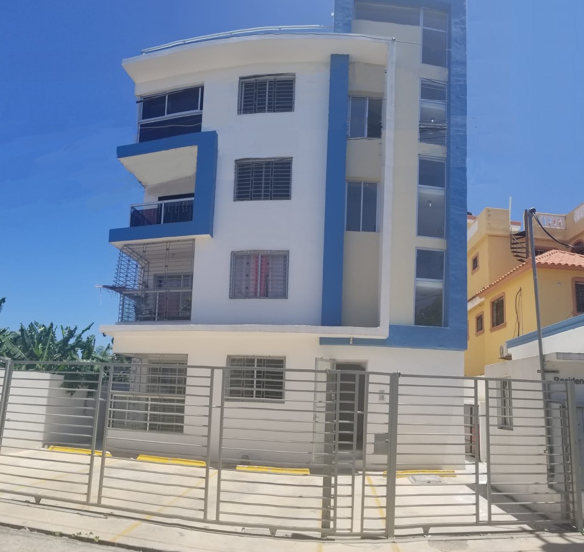 apartamentos - SAN ISIDRO RESIDENCIAL FERNÁNDEZ ORIENTAL APARTAMENTO 4TO NIVEL TECHO  PRIVADO 0