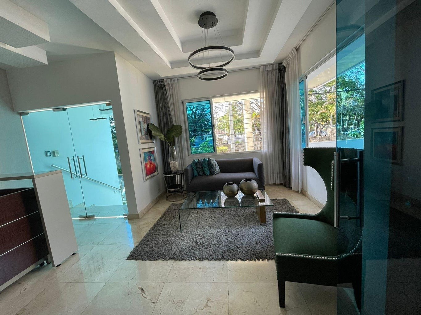 oficinas y locales comerciales - Hermoso apartamento en la mejor zona de renacimiento 0