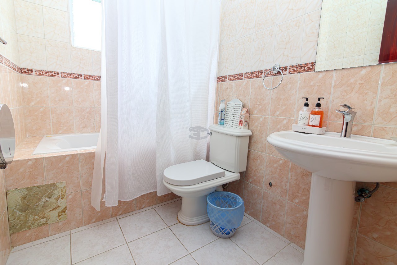 apartamentos - Oportunidad apartamento en  Evaristo Morales 
5 nivel, torre moderna,
 120 mst 1
