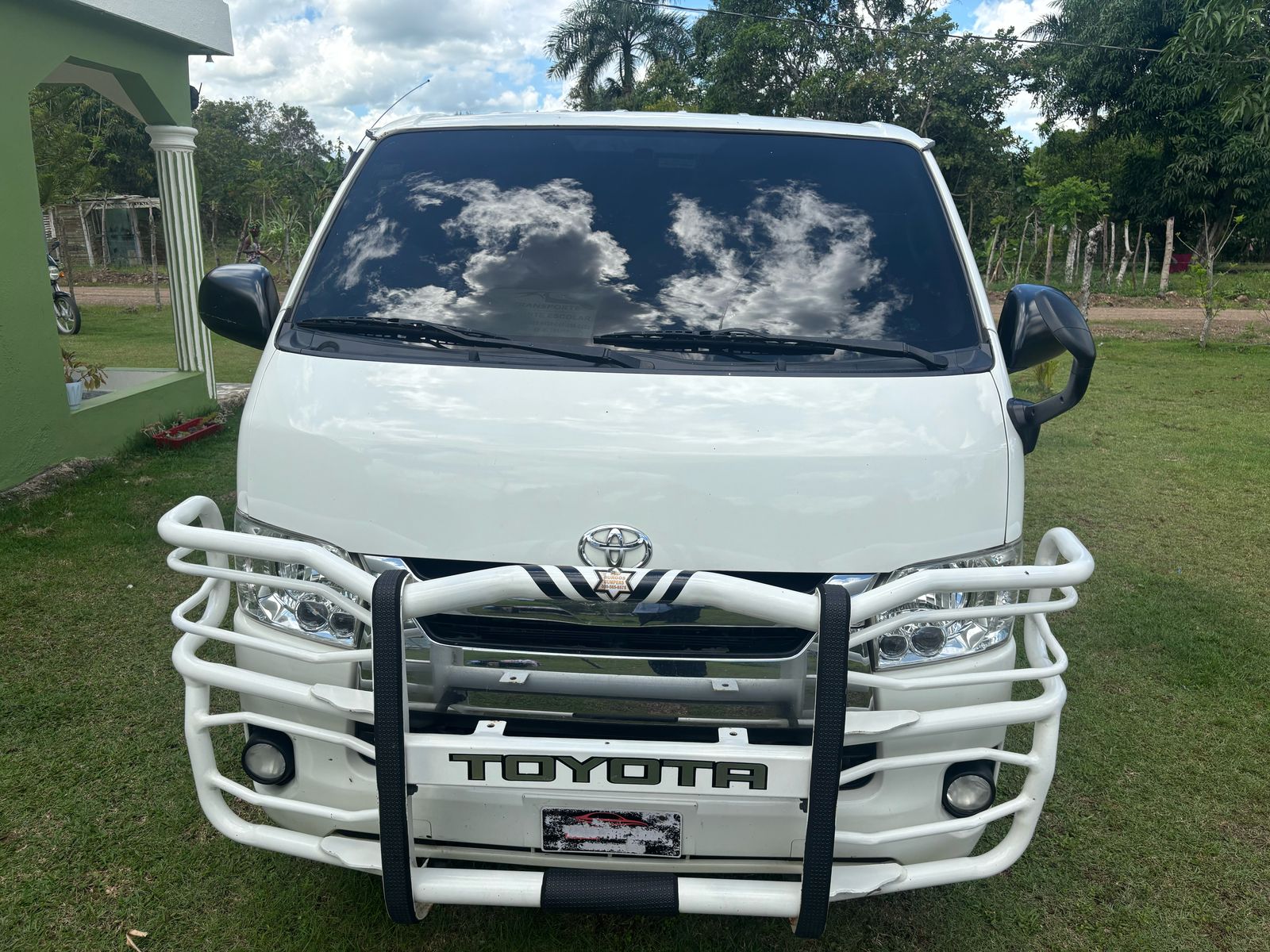 camiones y vehiculos pesados - Toyota HIACE 0