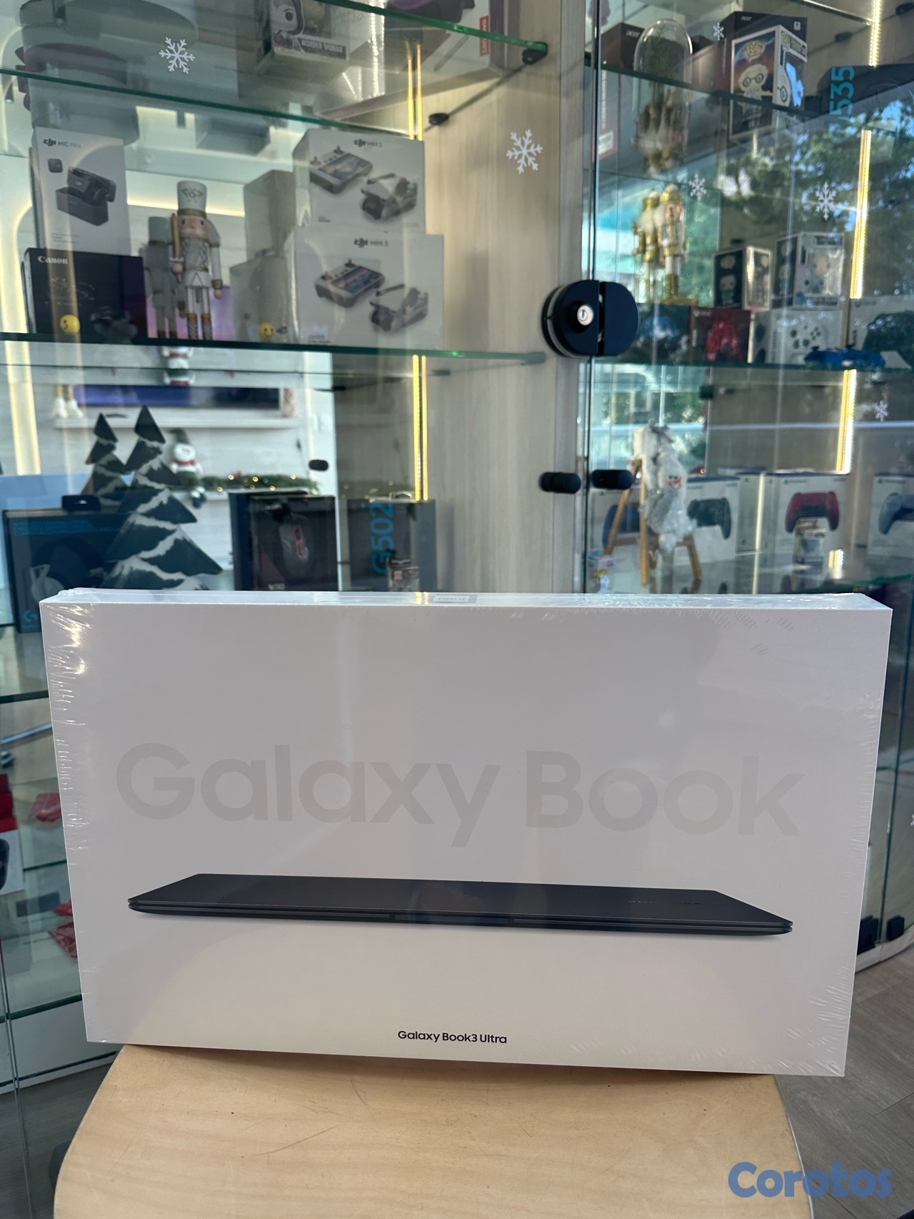 computadoras y laptops - BOOK 3 ULTRA 16" WQXGA AMOLED i7-13700H 32GB/1TB RTX-4050 GRAPHITE W11 PRO  1