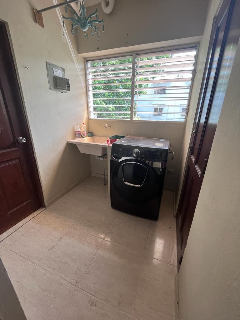 apartamentos - Apartamento en venta en EL MILLÓN Segundo Nivel Precio de venta RD$7,300.000 7