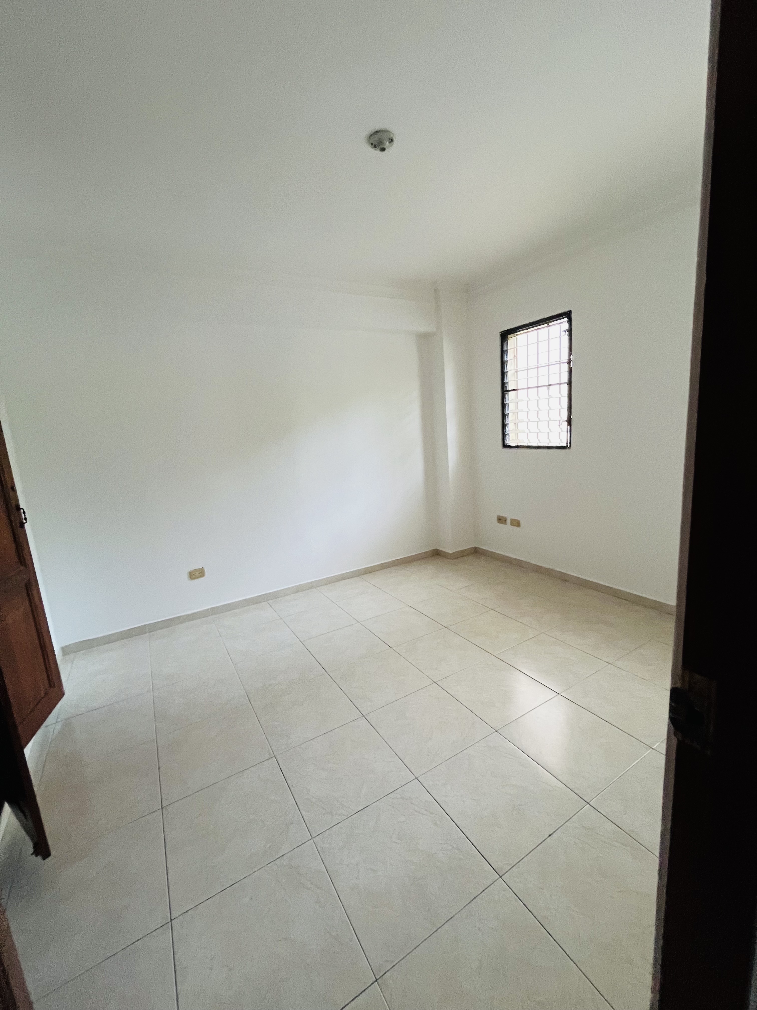 apartamentos - Alquilo Penthouse clásico sin ascensor en Evaristo Morales, zona céntrica. 9