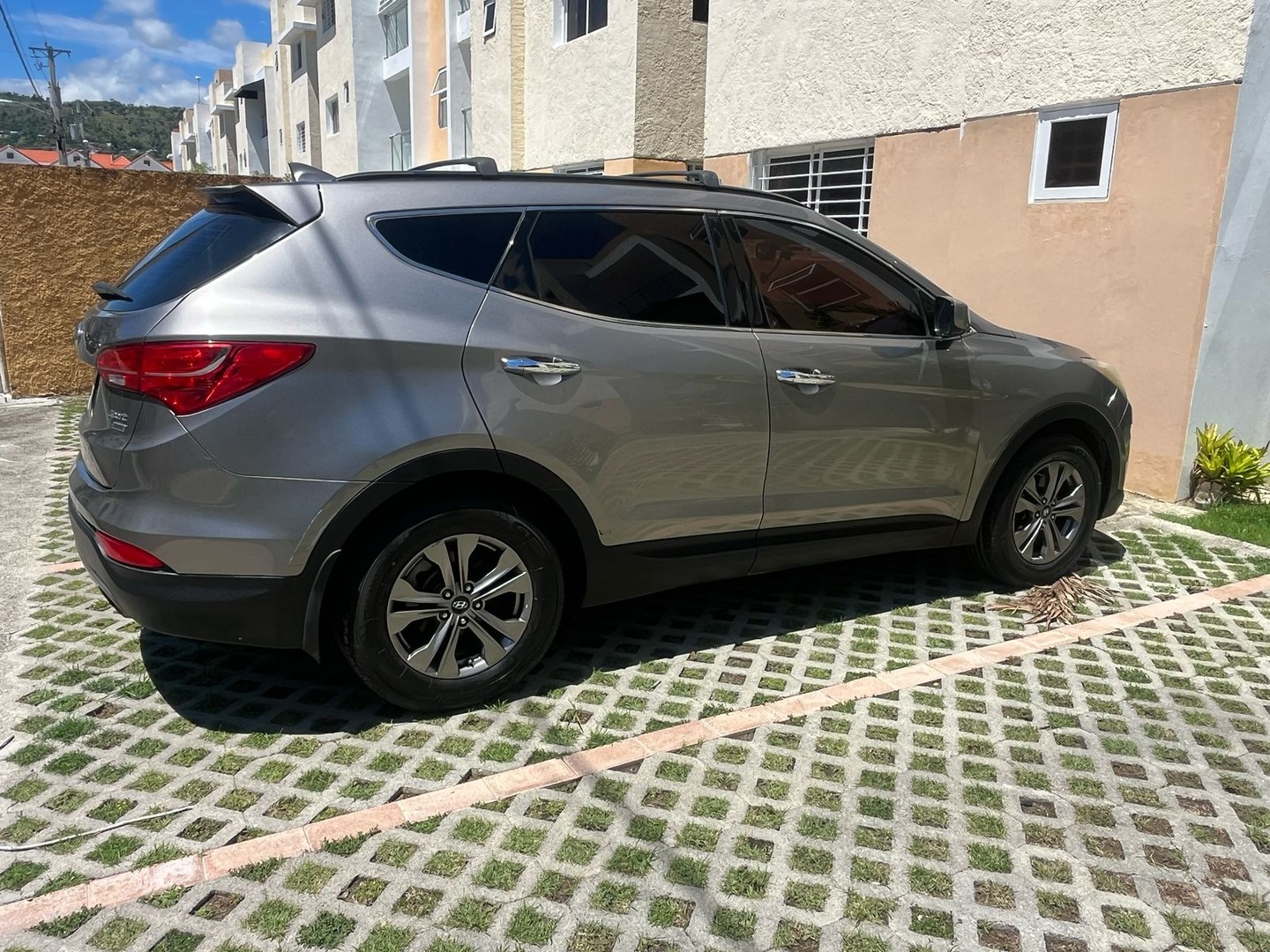 jeepetas y camionetas - Hiunday Santa Fe  1