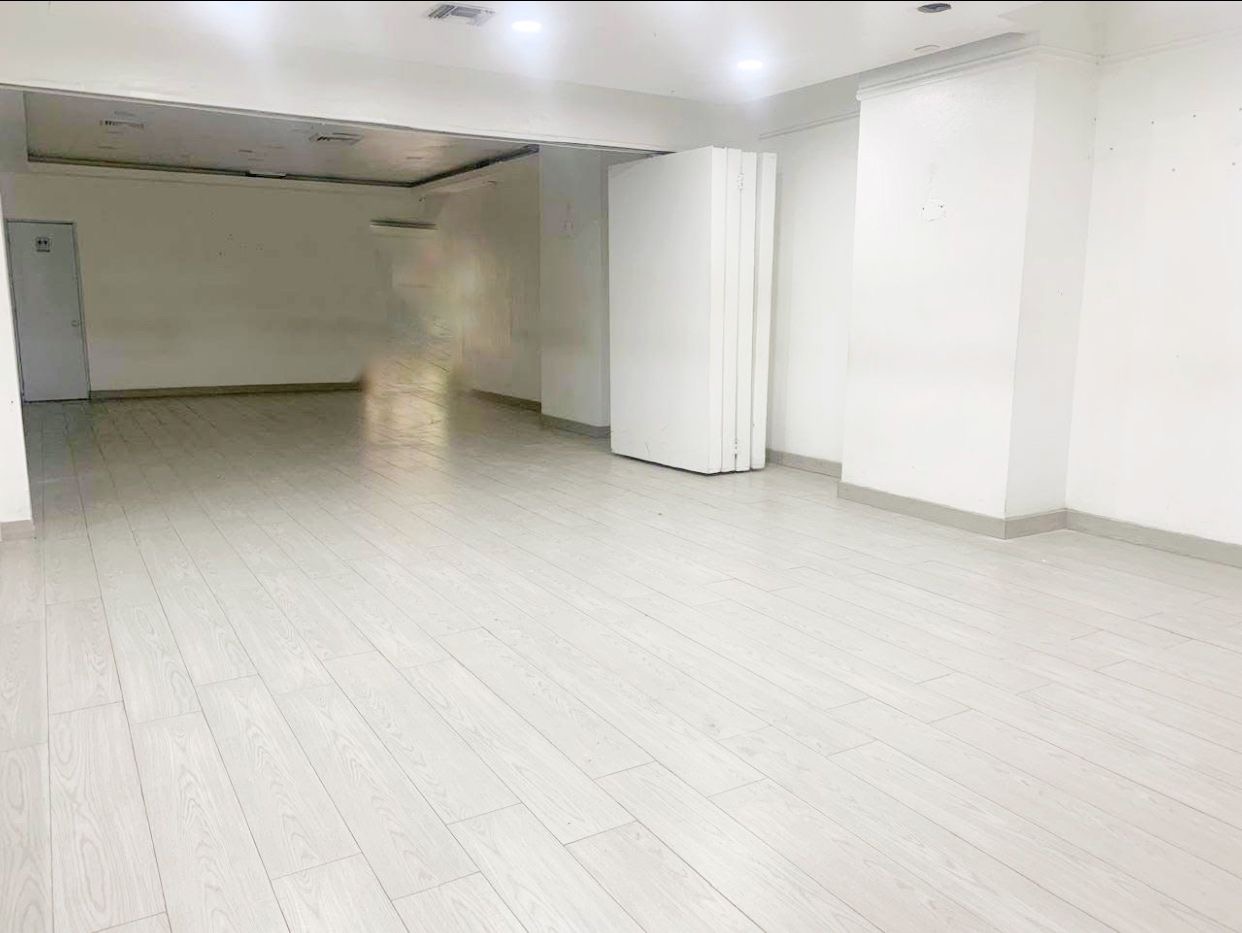 oficinas y locales comerciales - Local céntrico en Piantini 1
