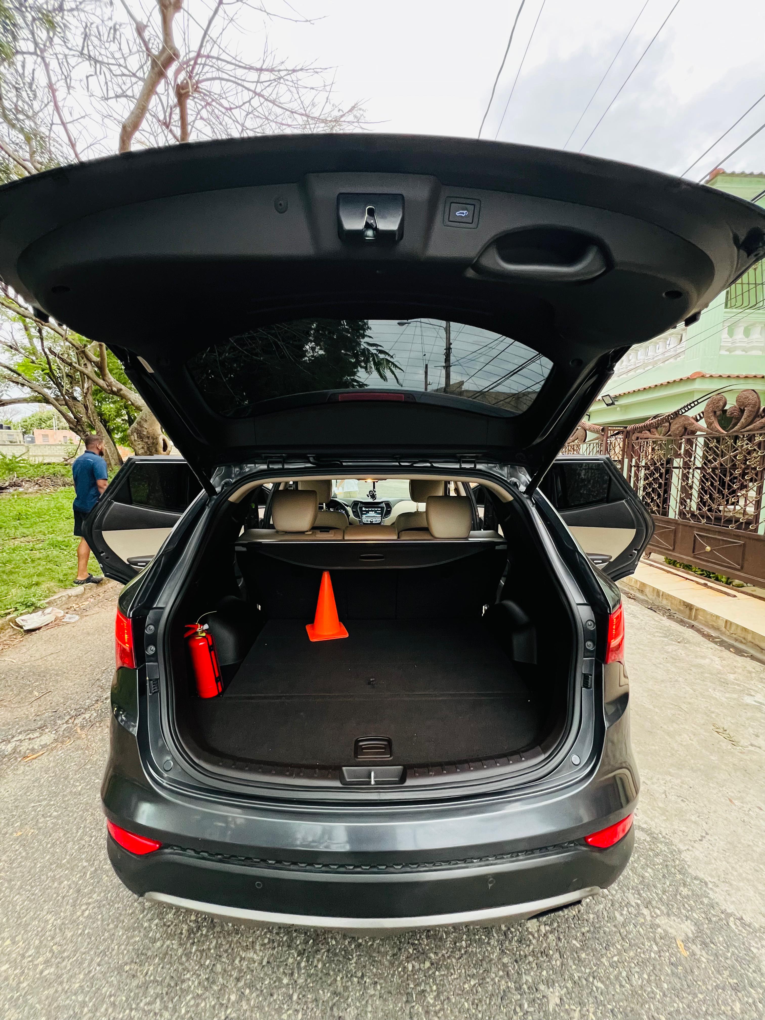 jeepetas y camionetas - Hyundai Santa Fe 2016 Sport  5