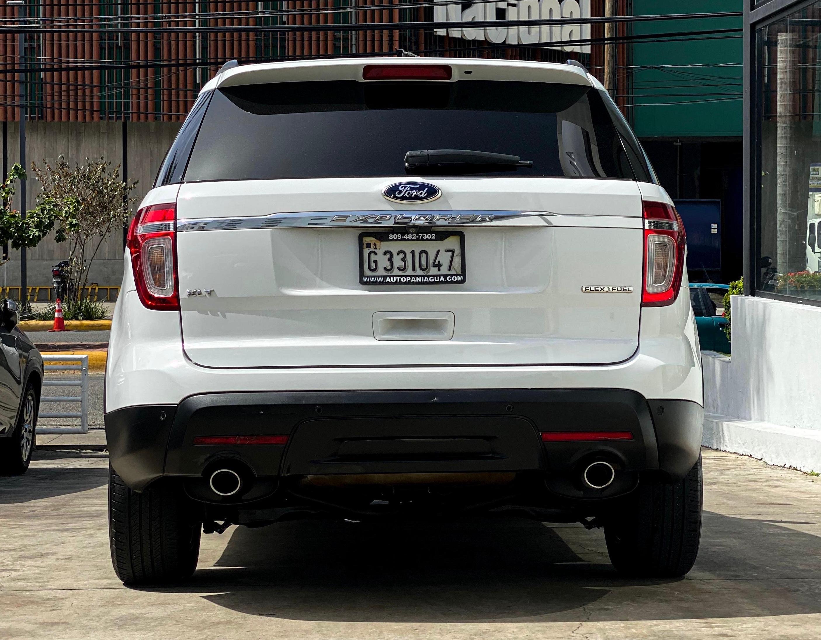 jeepetas y camionetas - Ford Explorer XLT 2015 FINANCIAMIENTO DISPONIBLE NO IMPORTA EL CRÉDITO  9