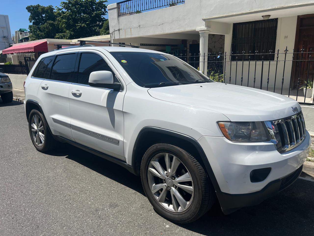 jeepetas y camionetas - Jeep Cherokee 2013 4x4 full lether 6