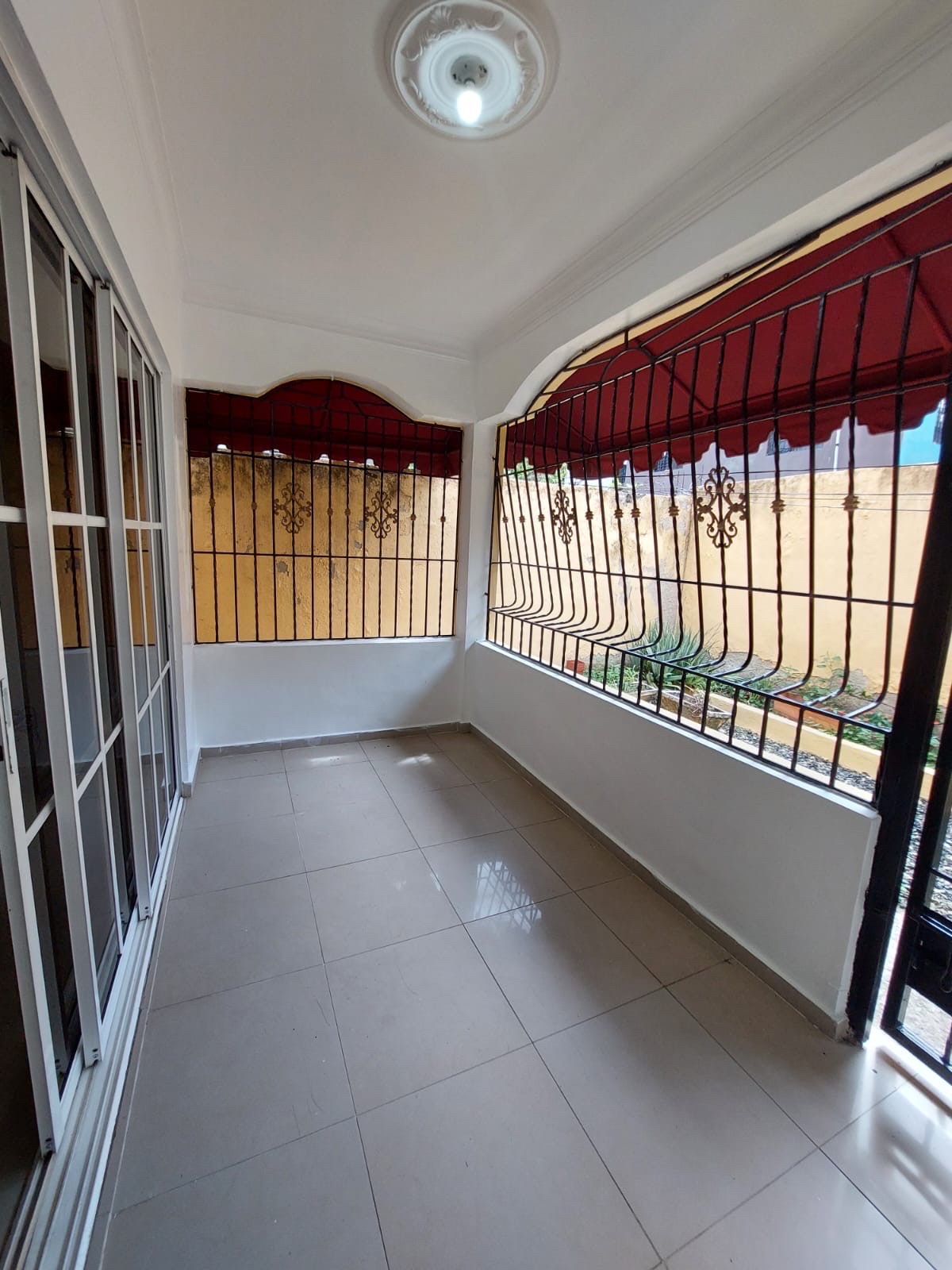 casas - venta de casa en Reparto los tres ojos Santo Domingo este  6