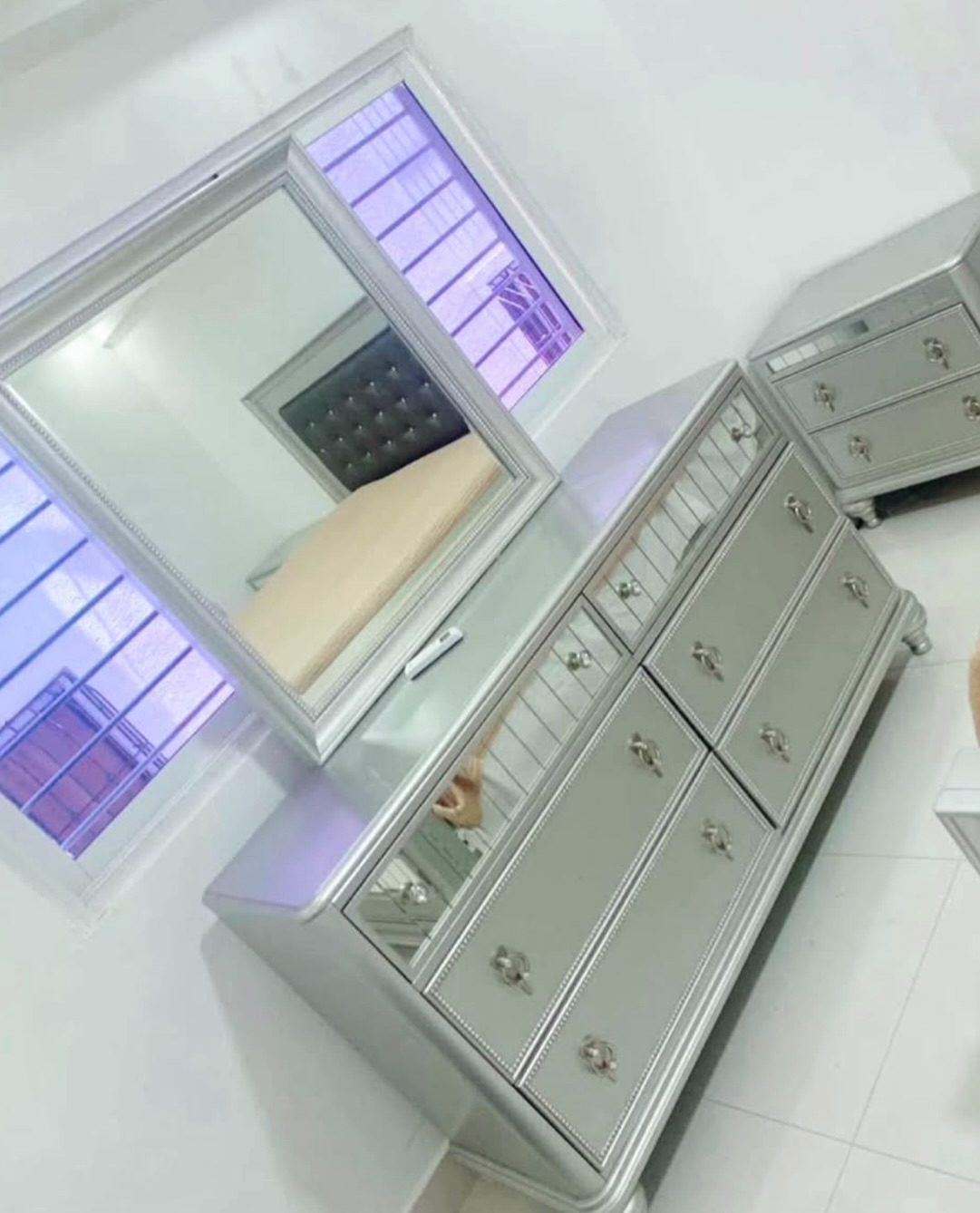 muebles y colchones - Vendo juego de habitación cama King  6