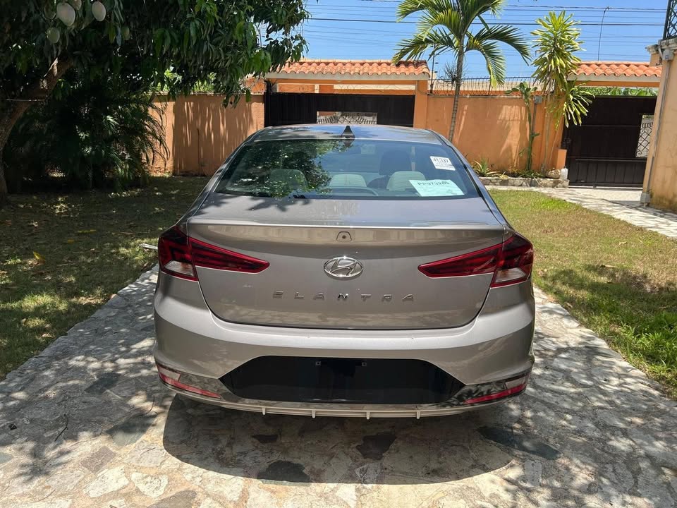 carros - Hyundai Elantra 2020 recien importado 1