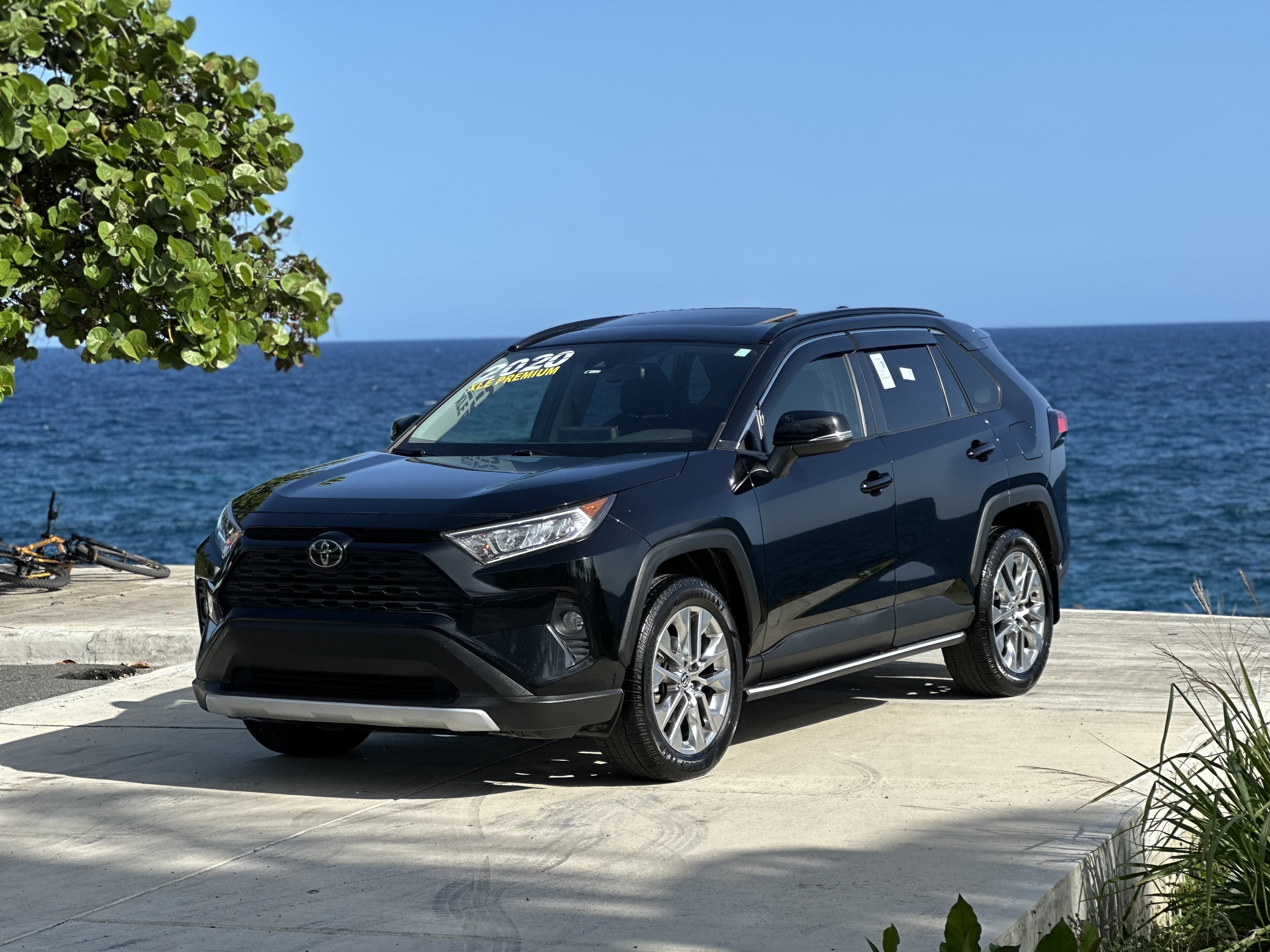 jeepetas y camionetas - TOYOTA RAV4 XLE PREMIUM 2020 FULL AMERICANA! SÚPER SANA 60MIL MILLAS ORIGINALES!
