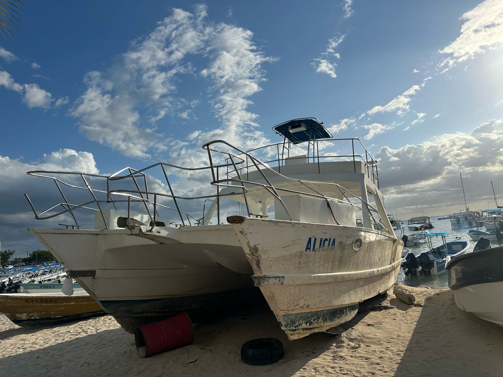 botes - Catamran para Restaurar 2