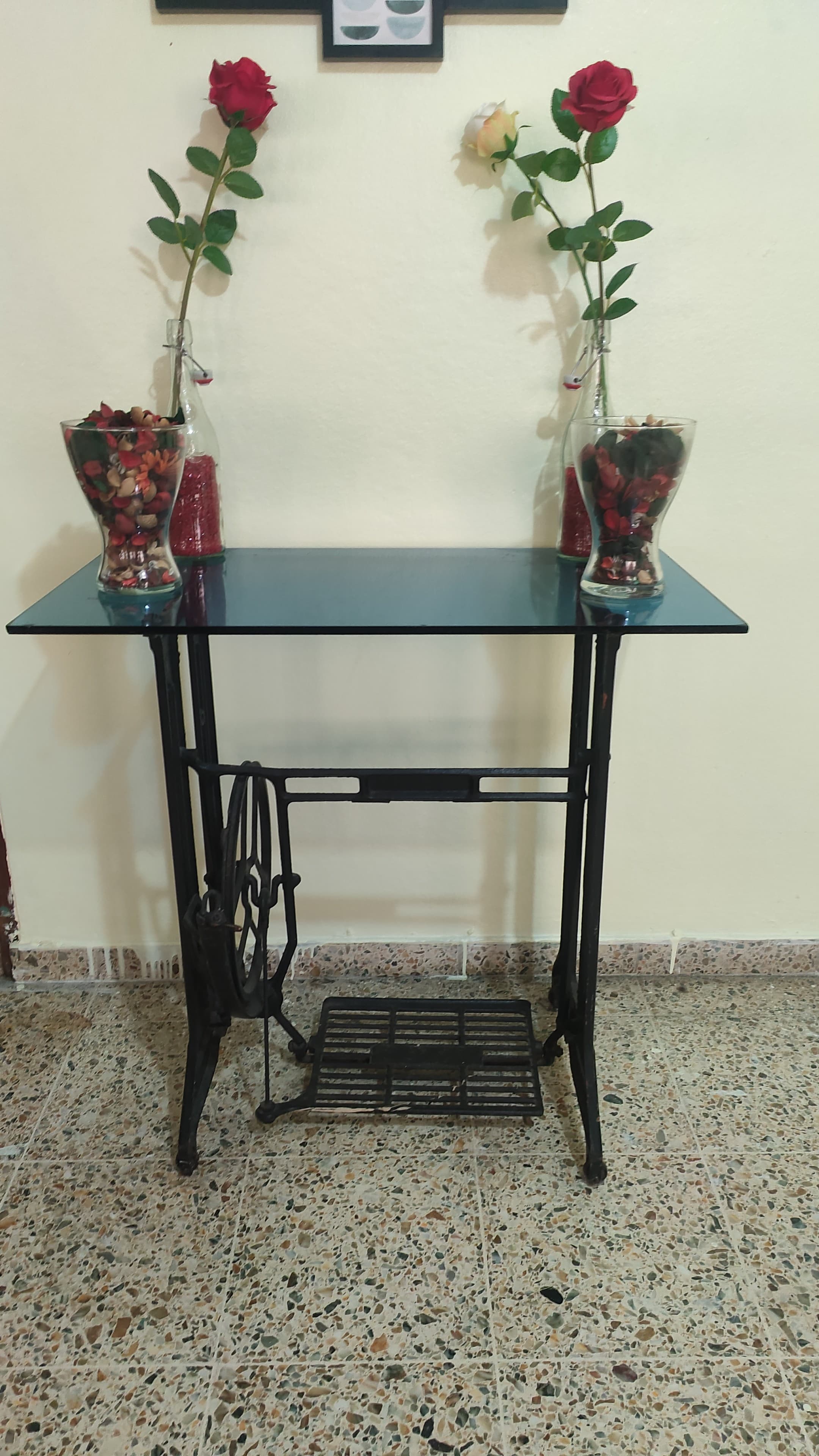 decoración y accesorios - Maquina de coser de mesa . 0