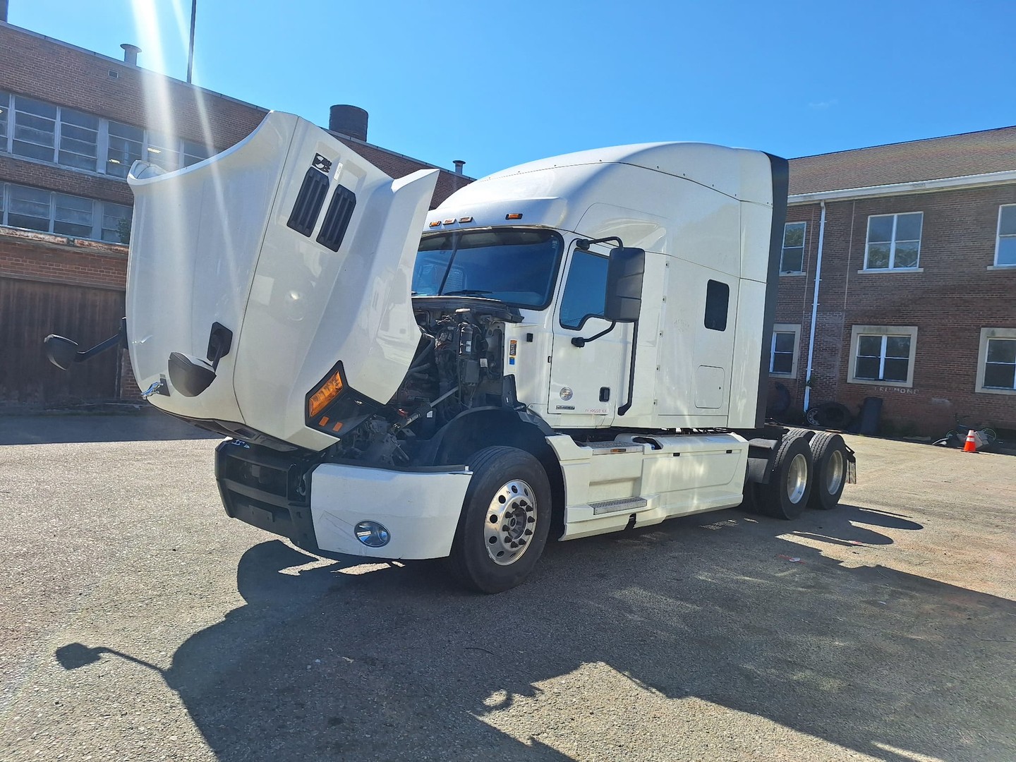 camiones y vehiculos pesados - Mack anthem 2019  motor MP 8  8
